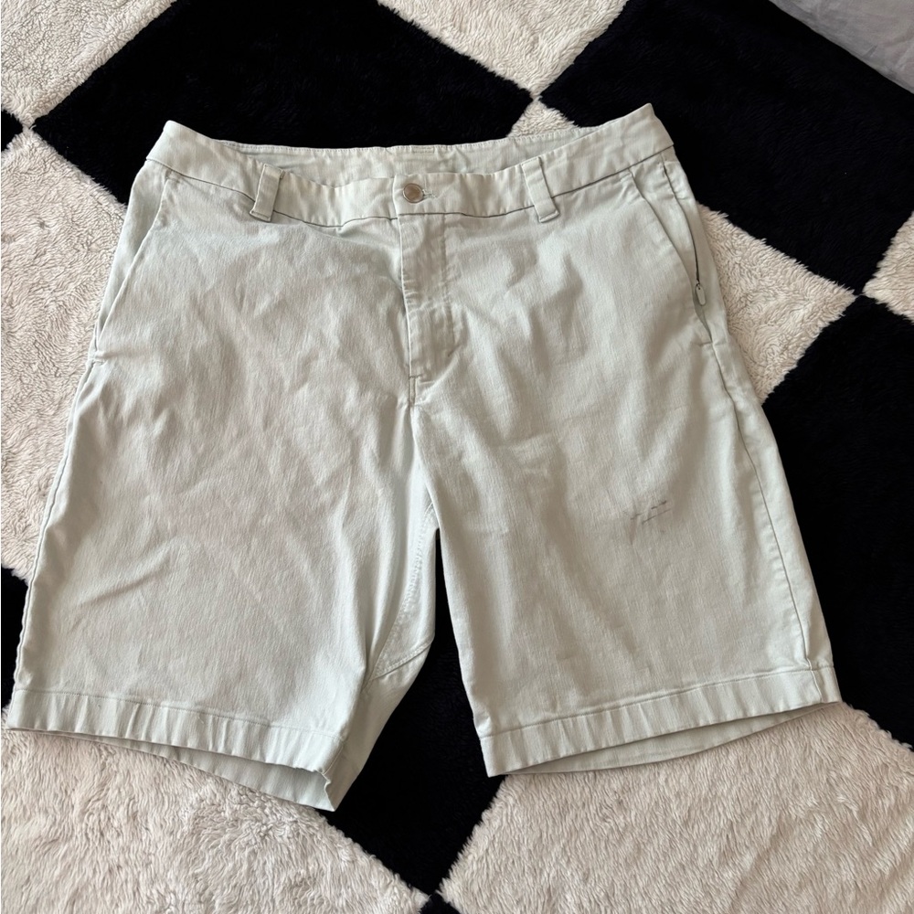 Men’s lululemon light mint green shorts